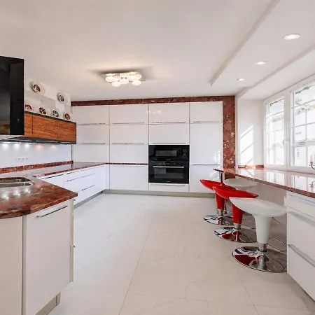 Apartman Luxusni S Terasou A Vyhledem Prága