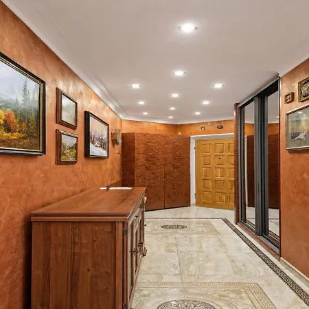 Luxusni S Terasou A Vyhledem Διαμέρισμα *
