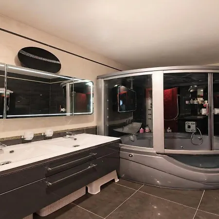 Διαμέρισμα Luxusni S Terasou A Vyhledem