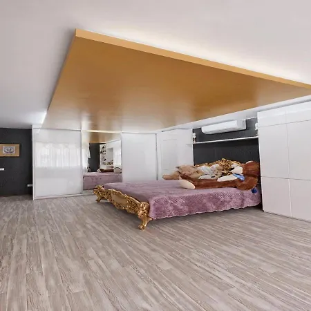 Luxusni S Terasou A Vyhledem Πράγα